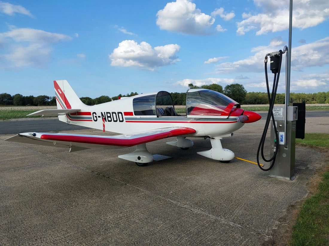 petit avion plein kerosene